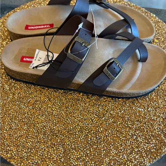 UNIONBAY NWT Dark Brown Strappy Sandals. Size 7.5 - Picture 6 of 7